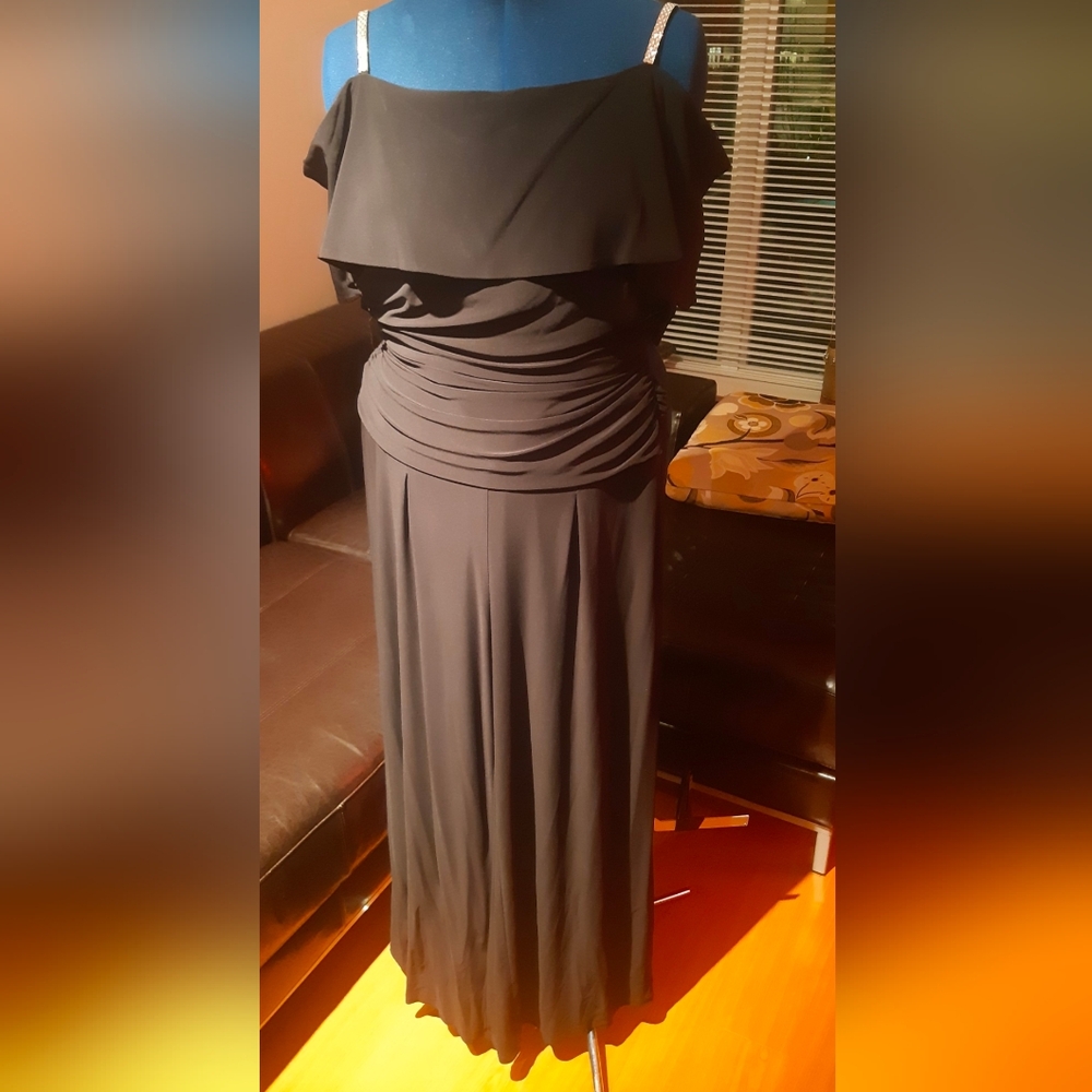 Elegant Black Maxi Dress - Pants
